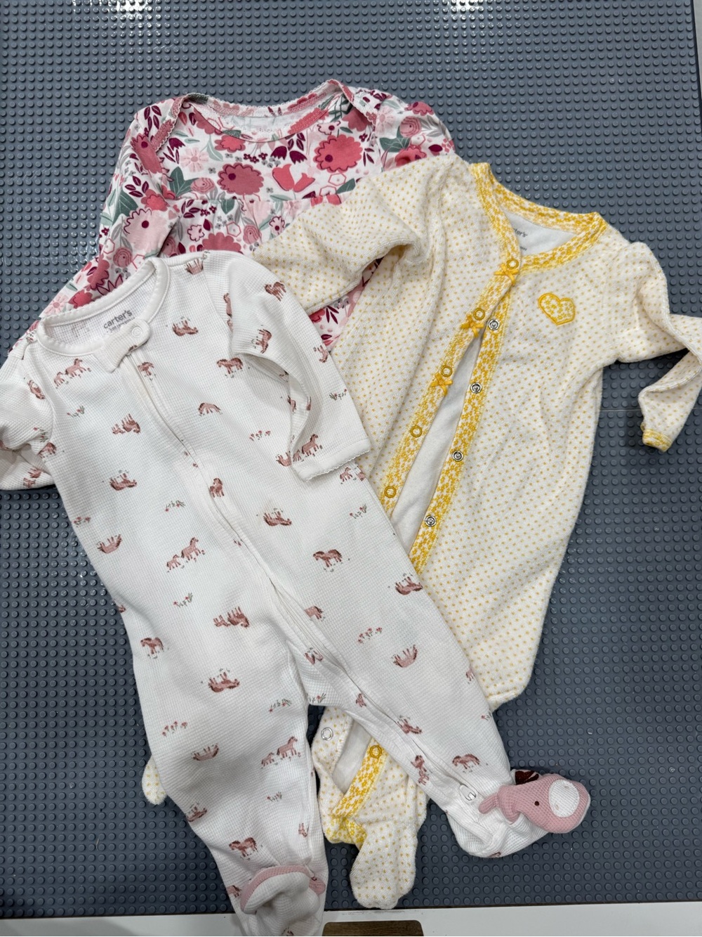 Carter’s 3 pack play and sleep pajamas size 9 month